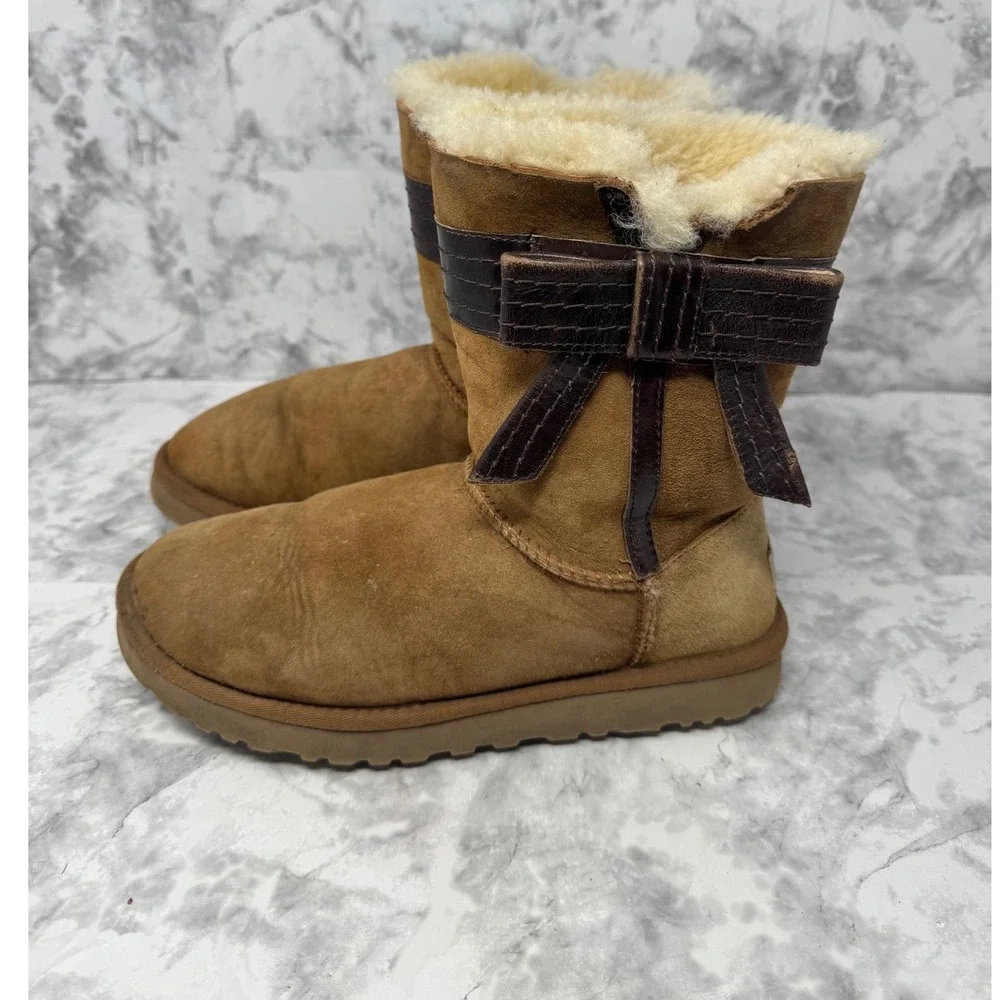 UGG Australia Chestnut Suede Leather Bow Shearling Boots rare Womens 8